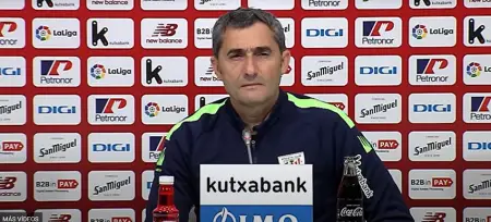 Ernesto Valverde durante la rueda de prensa previa al Rayo - Athletic