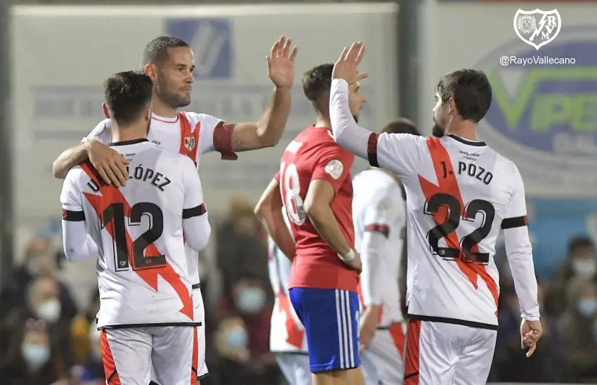 Mario Suárez, Unai López y Pozo celebran el pase del Rayo en Copa