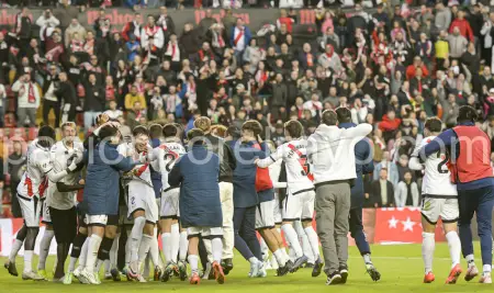 Los jugadoers del Rayo durante &#039;La Vida Pirata&#039; tras el Rayo 1-0 Alavés