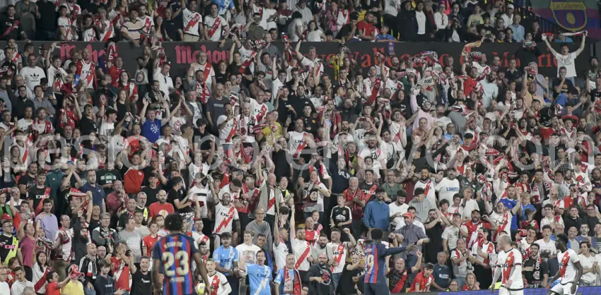 La afición del Rayo disfrutando de la victoria ante el Barcelona