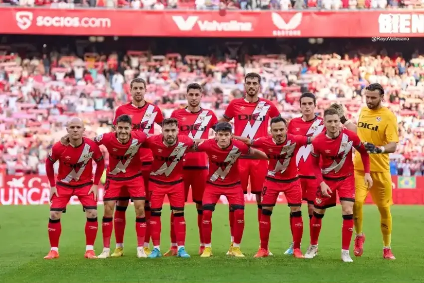 Once inicial del Rayo en su visita al Pizjuán el año pasado