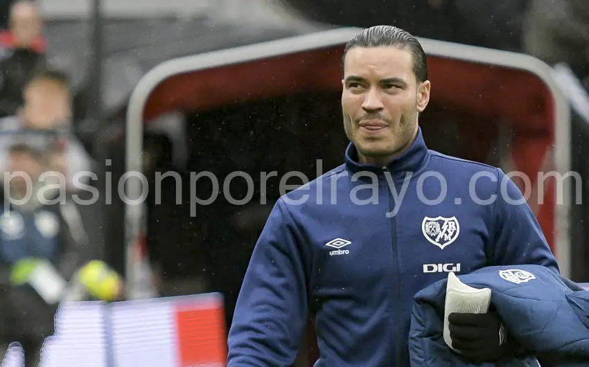 Raúl de Tomás titular ante el Cádiz