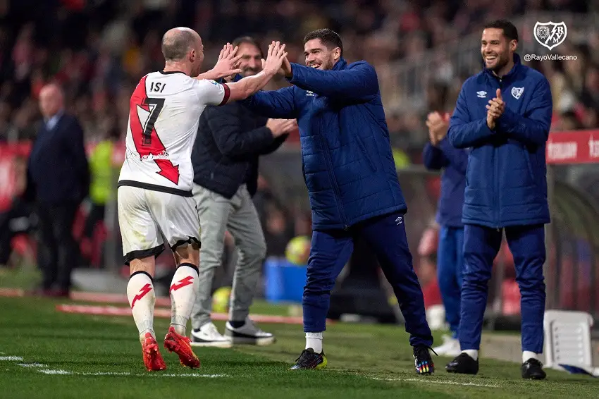 Isi se pone al frente de los goleadores del Rayo Vallecano