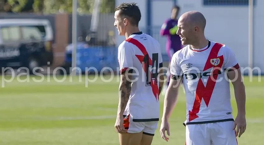 Salvi e Isi en una acción del partido en Leganés, ayer jugaron junto a Alvaro durante diez minutos