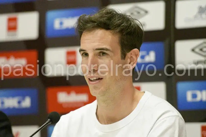 Íñigo Pérez, entrenador del Rayo Vallecano