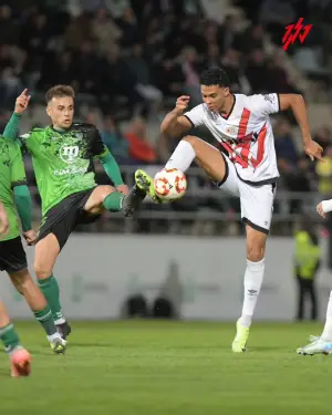 Etienne, en el Villamuriel - Rayo Vallecano