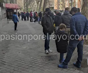 Colas en el estadio para adquirir las entradas de copa