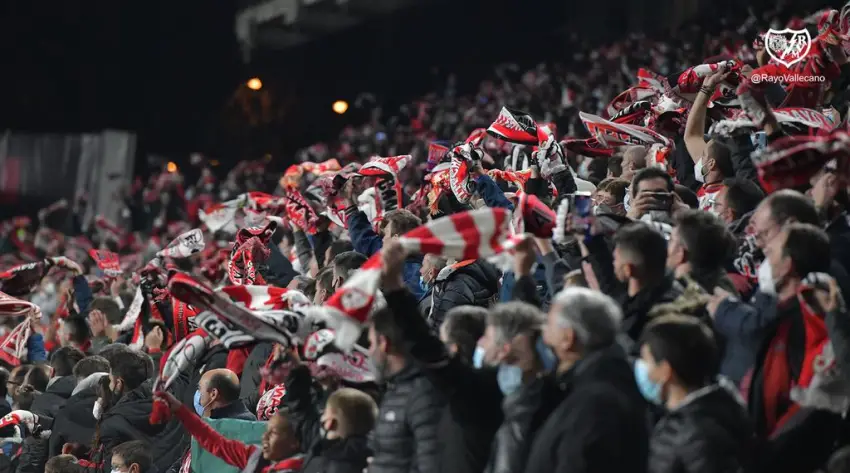 La afición del Rayo en la ida de semifinales de Copa del Rey