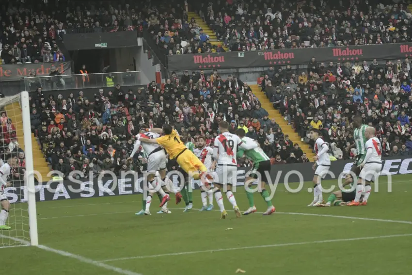 La desgraciada jugada del Rayo Vallecano 0-1 Betis