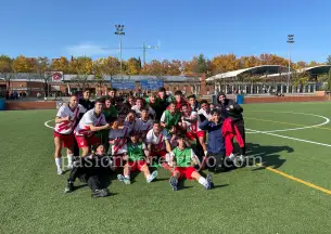 Celebración de los jugadores del Rayo B tras ganar al Cala Pozuelo