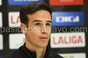 Iñigo Pérez en la rueda de prensa previa al Celta - Rayo