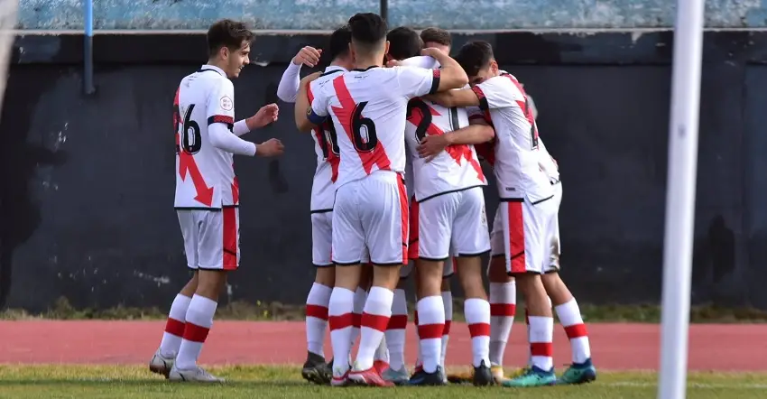 El Rayo B celebra el gol de Diego Lorenzo en Parla