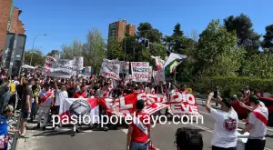 Manifestación rayista contra el traslado del estadio de Vallecas