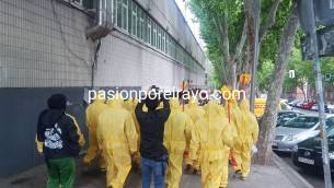 Aficionados del Rayo 'limpian' el Estadio de Vallecas
