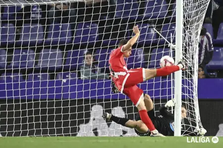 De Frutos marcando el 1-2 en Valladolid