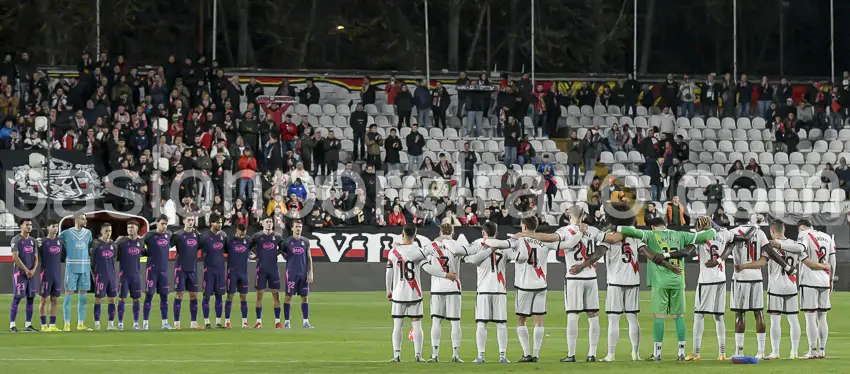 Minuto de silencio antes del Rayo - Espanyol