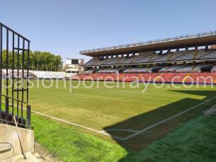 El Estadio de Vallecas se prepara para acoger el primer partido de liga de la temporada