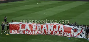 Entrenamiento a puerta abierta en el Estadio de Vallecas