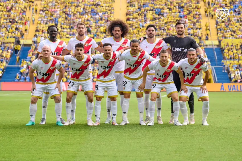 Formación inicial del Rayo ante Las Palmas