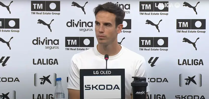 Iñigo Pérez en la sala de prensa de Mestalla tras el Valencia 0-1 Rayo Vallecano