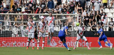 El Rayo Vallecano acumula 400 minutos sin encajar un gol de jugada