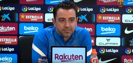 Xavi Hernández, en rueda de prensa antes del Barcelona - Rayo Vallecano
