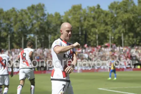Isi, tras su gol en el Valencia - Rayo Vallecano