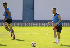 Embarba, en un entrenamiento del Rayo Vallecano en su primera etapa franjirroja