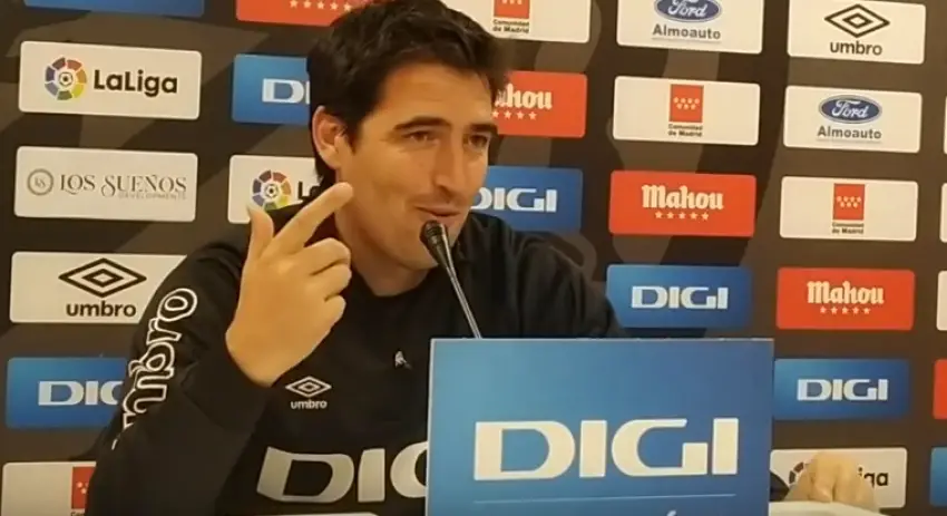 Andoni Iraola, en la rueda de prensa previa del Rayo - Getafe