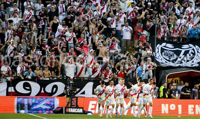 La afición del Rayo celebrando el gol de Falcao ante el Mallorca