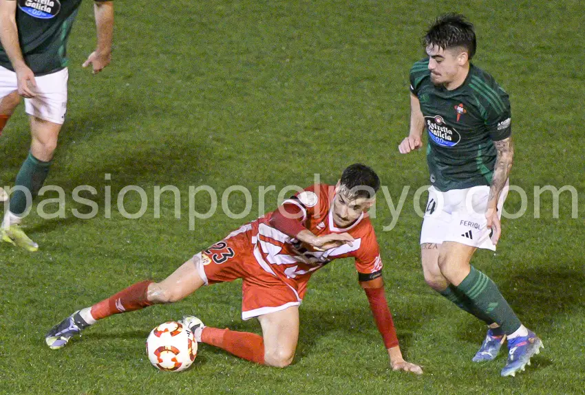 Partidazo de Oscar Valentín ante el Racing de Ferrol en A Malata.