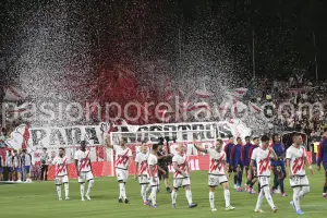 Tifo en el estadio de Vallecas en el Rayo - Barcelona