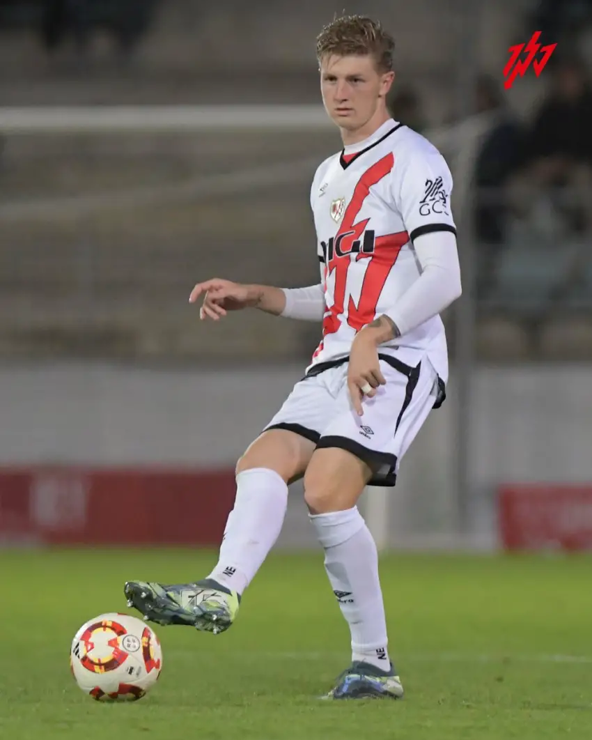 Pelayo, en el Villamuriel - Rayo Vallecano