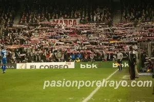 Afición del Rayo en San Mamés