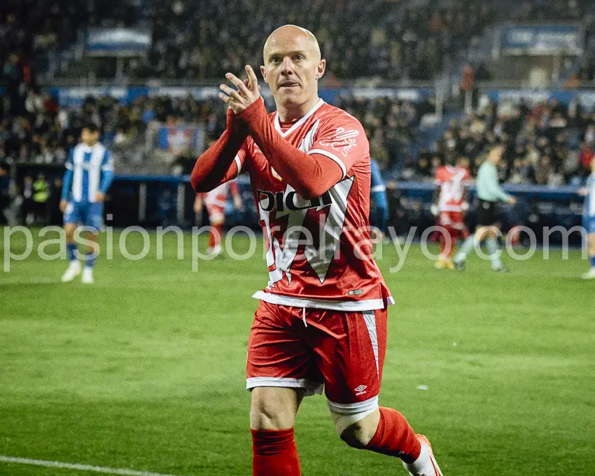 Isi, en el Alavés - Rayo Vallecano
