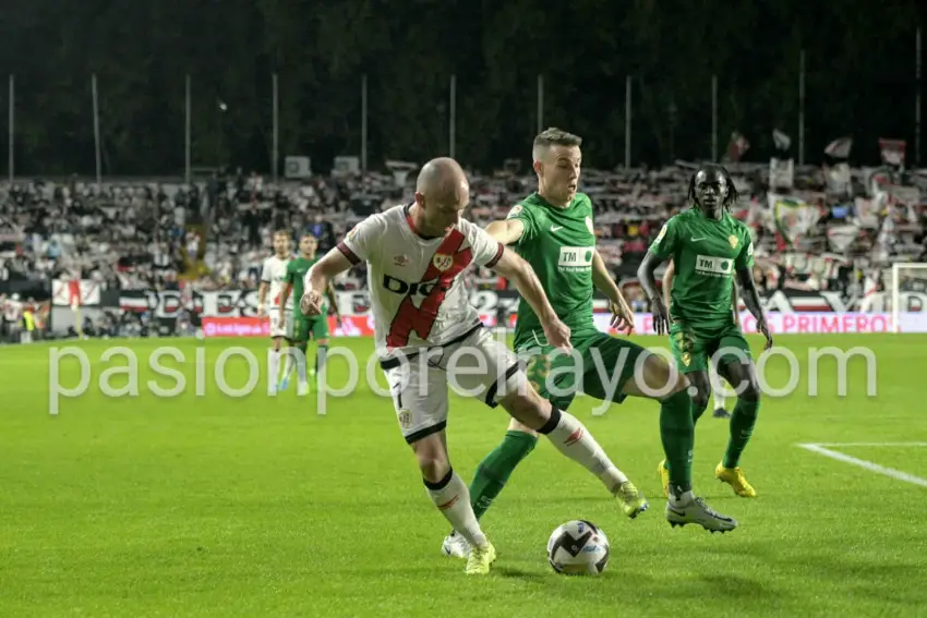 Isi, durante el Rayo Vallecano - Getafe