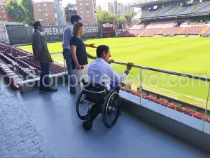 Momento de la visita de la Consejera de Deportes al Estadio de Vallecas