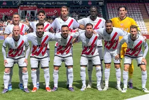 11 titular del Rayo Vallecano en Bournemouth