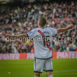 Gumbau, celebrando su gol en el Rayo Vallecano - Alavés