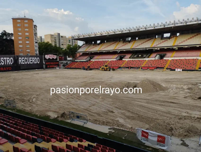 Estadio de Vallecas en obras