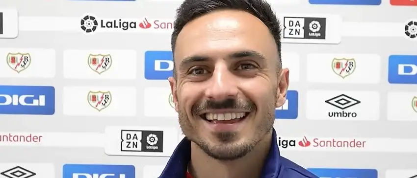 Alvaro García en zona mixta tras la victoria ante Osasuna