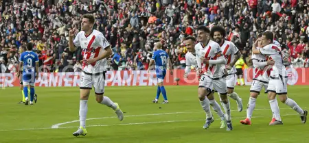 Gumbau celebrando su gol ante el Alavés