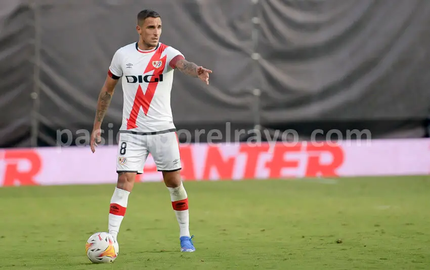 Óscar Trejo, durante un partido esta temporada con el Rayo Vallecano