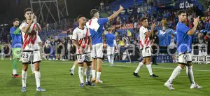 Los jugadores del Rayo agradecieron a sus seguidores el apoyo en Getafe.