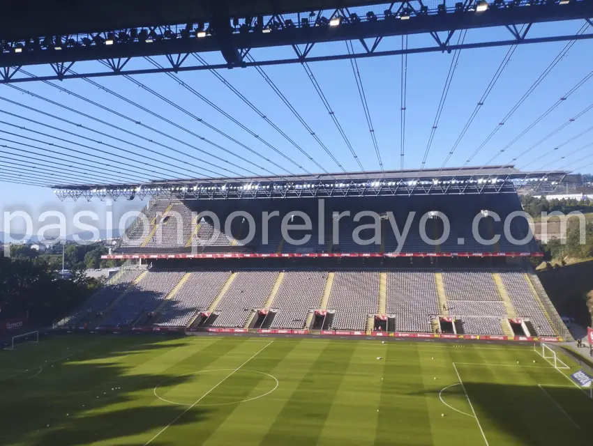 Vista del Municipal de Braga desde donde os contamos el empate a dos del Rayo