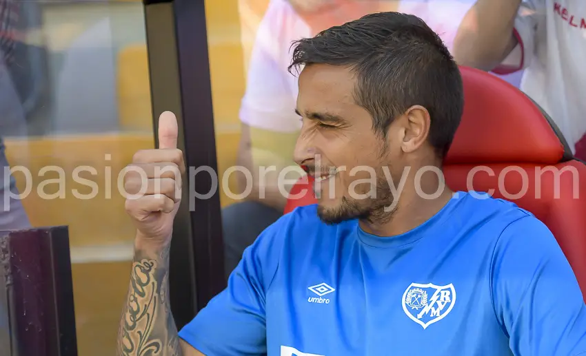 Trejo se sentó junto a Oscar Valentín en el banquillo del partido ante el Mallorca
