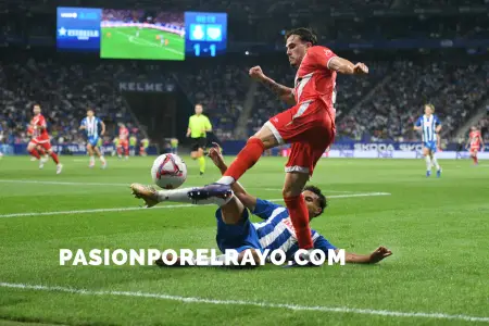 Pep Chavarría durante el Espanyol - Rayo