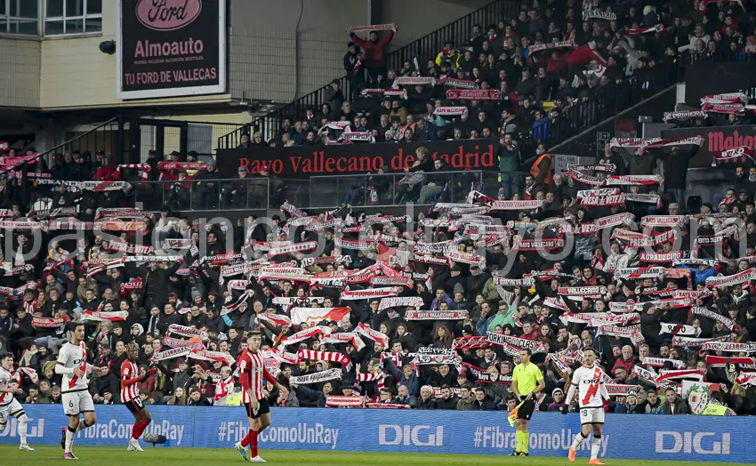 Imagen de la grada de Vallecas en el partido ante el Athletic
