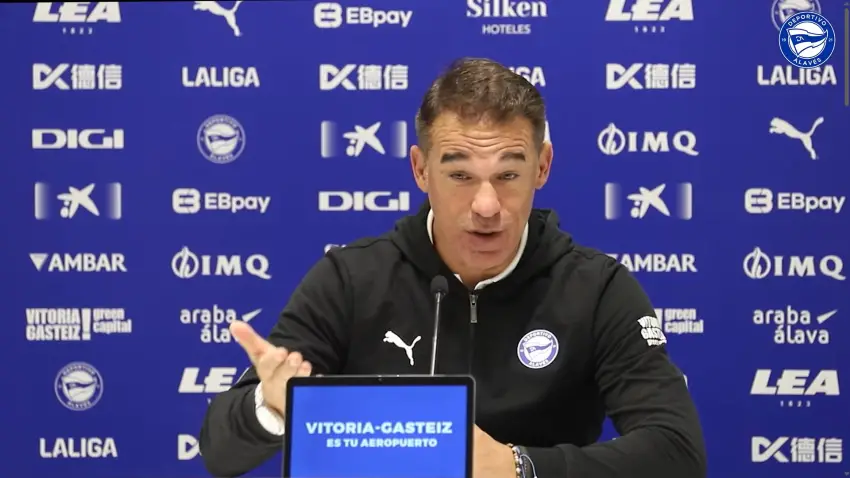 Luis Gª Plaza, en la previa del Alavés - Rayo Vallecano