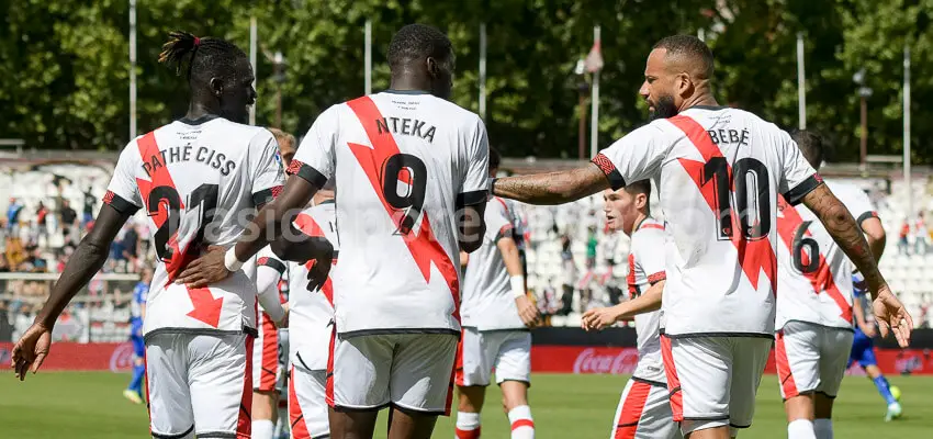 El Rayo jugará en el Wanda para defender su plaza de Champions... con permiso del Valencia